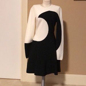 Black And Black And White Valentino Dress for Sale up to 90% Off: Poshmark Black And Black And White Valentino Dress for Sale up to 90% Off: Poshmark